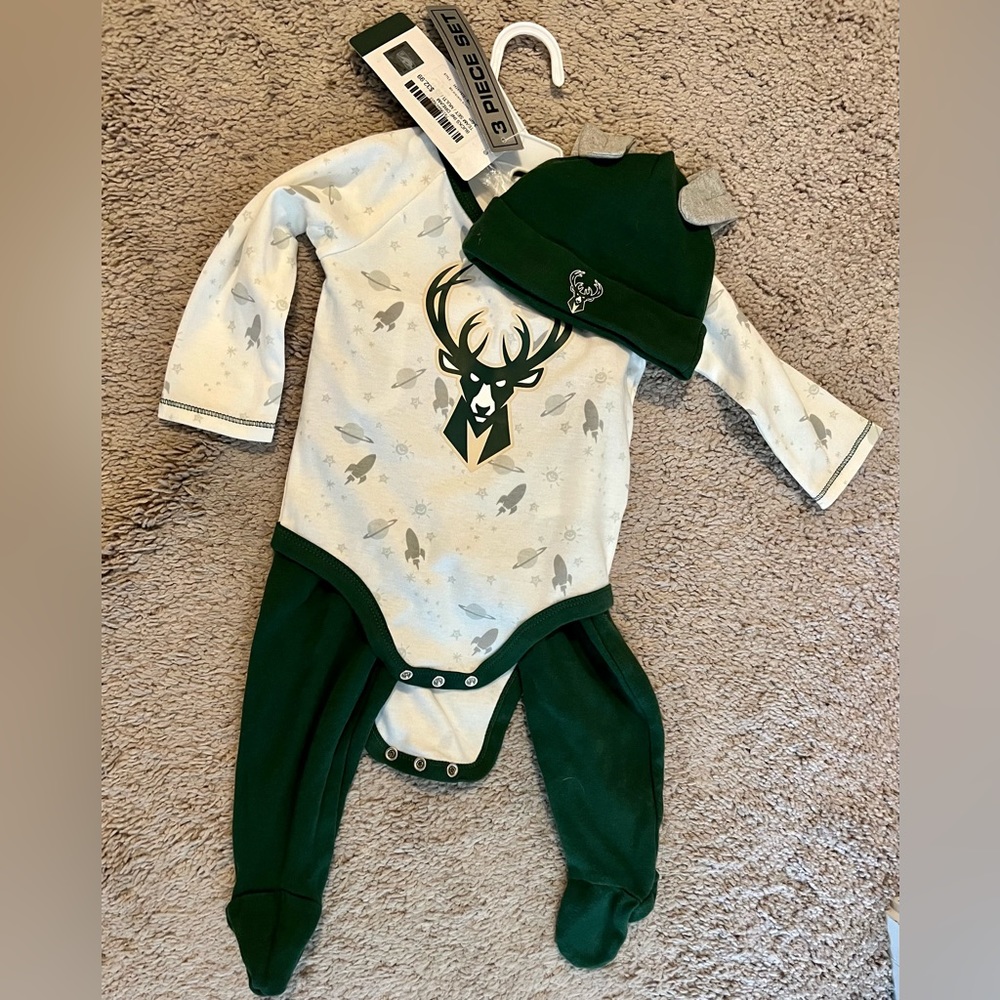 Milwaukee Bucks Baby / Infant Outfit